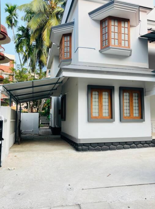 Home In Guruvayur-3 Bedroom المظهر الخارجي الصورة